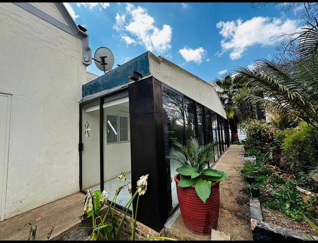 8 BEDROOM HOUSE FOR SALE IN BOKSBURG NORTH